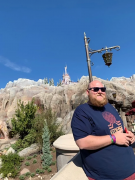 美国男子成功减重86公斤 只为搭梦想中的云霄飞车